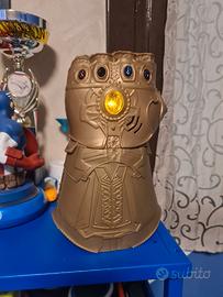 pugno thanos a batteria perfettamente funzionante 
