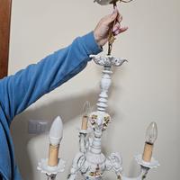 Lampadario in porcellana di Capodimonte