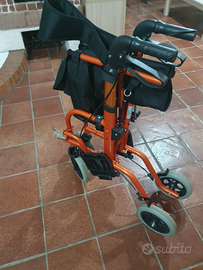 Deambulatore/sedia a rotelle