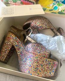 Décolleté glitterate