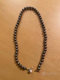 Collana perle nere e chiusura in oro bianco