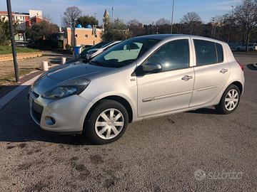 RENAULT Clio 3ª serie - 2011