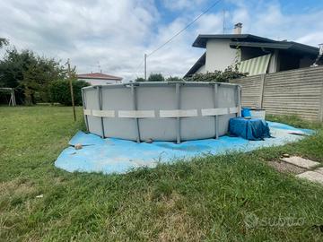 Piscina Intex rotonda 5,49 m da riparare