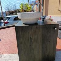 mobile bagno sospeso  con lavabo e rubinetterie