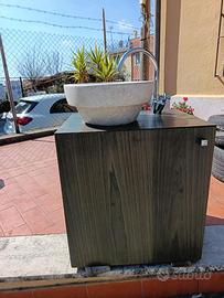 mobile bagno sospeso  con lavabo e rubinetterie