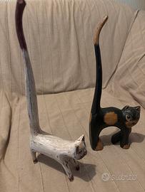 Gatti in legno porta anelli