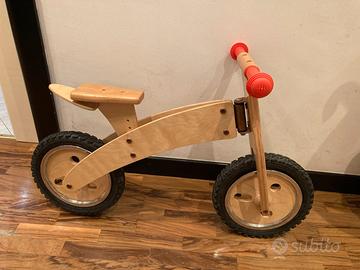 Bicicletta senza pedali in legno (Balance Bike).