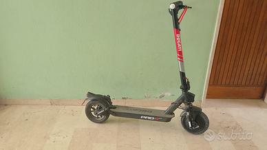 monopattino elettrico Ducati