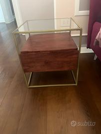 Comodino in legno