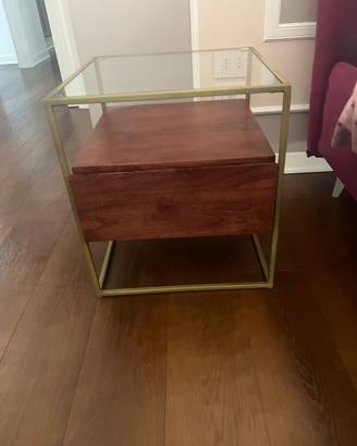 Comodino in legno