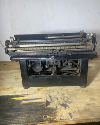 Macchina da scrivere Woodstock