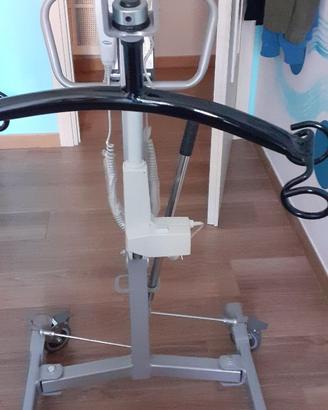 sollevatore elettrico per disabili