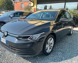 Volkswagen Golf 1.0 eTSI EVO DSG Life**km 18642**0