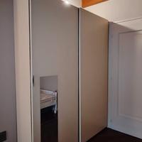 armadio 187x62xh228 cm in buone condizioni.