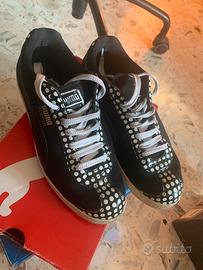 Scarpe Puma nere e bianche