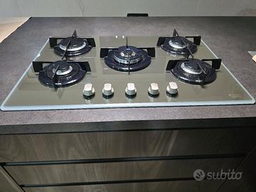 piano cottura in vetro Hotpoint Ariston