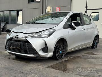 TOYOTA YARIS per ricambi usati 1KRFE