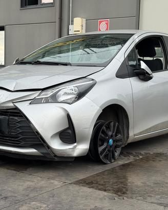 TOYOTA YARIS per ricambi usati 1KRFE
