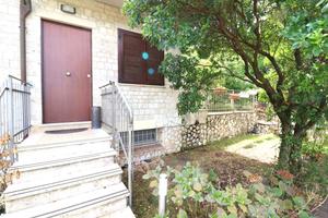 VILLA A SCHIERA A STRONCONE