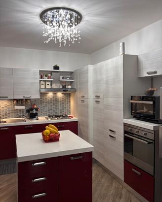 Vedo cucina attrezzata