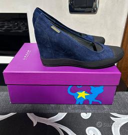 Décolleté con zeppa interna blu e nere Logan