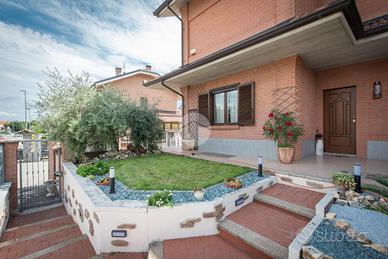 PORZIONE DI BIFAMILIARE A VOLVERA