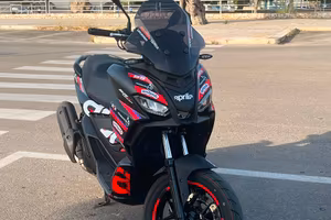 Aprilia SR GT 125cc replica