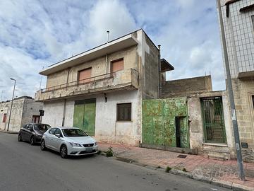 Intero stabile via per Uggiano