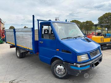 Autocarro Iveco 35-8 cassone 4,50 Mt