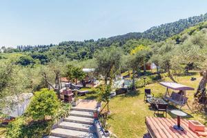 Rustico / Casale di 180 m² con più di 5 locali a C