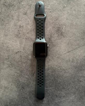 Apple Watch S4 Nike 40mm usato