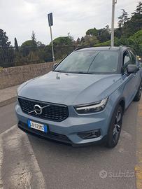 Volvo XC 40 R-design