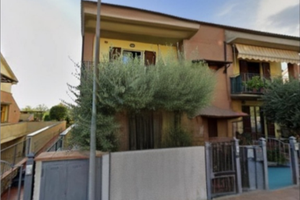 In buono stato appartamento