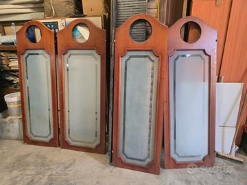Porte in legno con inserti in vetro satinato
