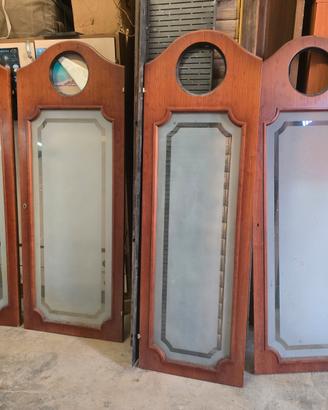 Porte in legno con inserti in vetro satinato