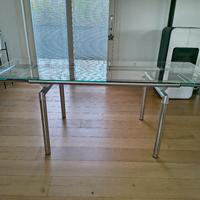 Tavolo in cristallo allungabile 