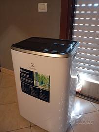 Condizionatore portatile ELECTROLUX - EXP26U338CW