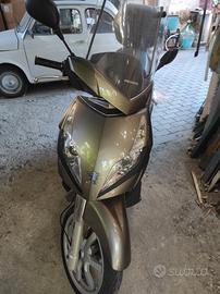 Peugeot Geopolis 300 -