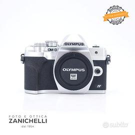 Olympus OM-D E-M10 IV Body 6986 Scatti (G242)