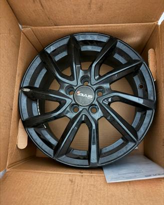 Set 4 cerchi Avus per toyota Yaris o Mazda 2