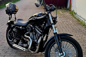 Harley-Davidson 883