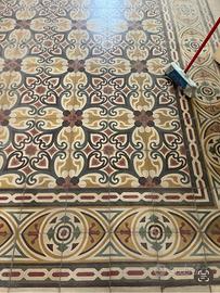 Pavimento in cementine antiche