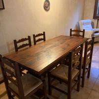 Tavolo da pranzo in legno massello con 8 sedie