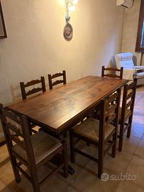 Tavolo da pranzo in legno massello con 8 sedie