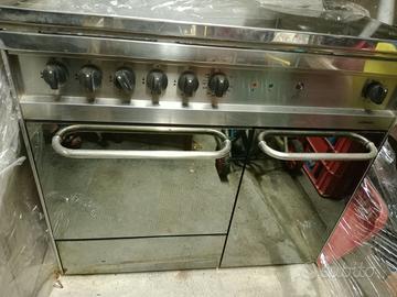 mobile cucina a 5 fuochi con porta bombola