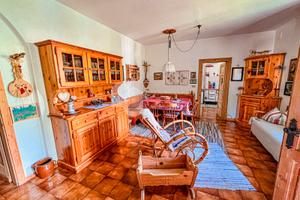 Ampio appartamento con tre camere