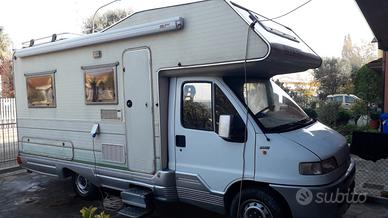 Camper mansardato - Riviera 361