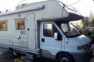 Camper mansardato - Riviera 361