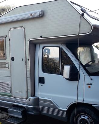 Camper mansardato - Riviera 361