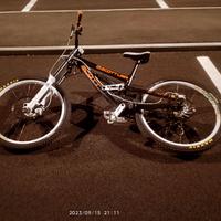 bici downhill Scott voltage fr 20